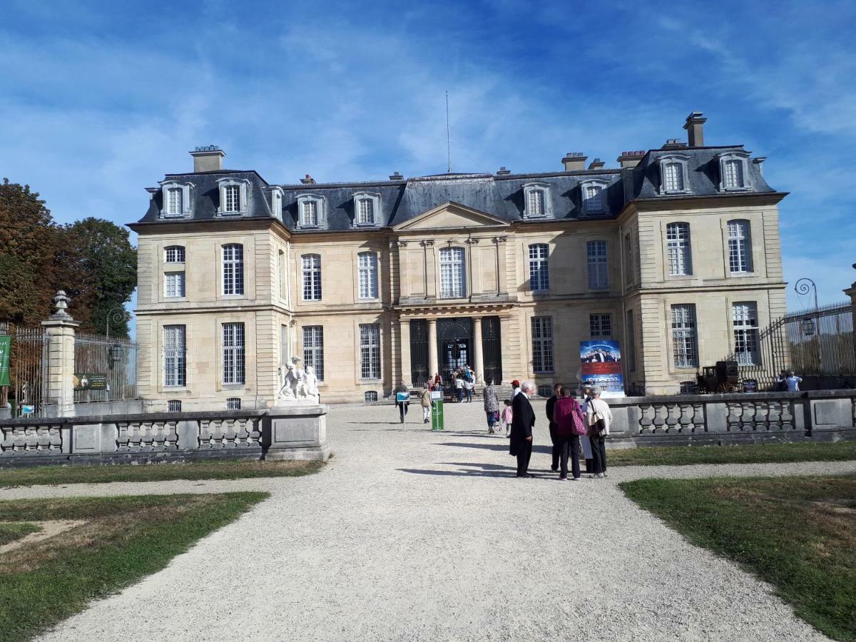 Residence Le Chateau Champs-Sur-Marne Luaran gambar